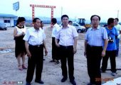 眉县县长在眉县豪门国际猕猴桃批发市场检查指导重点项目建设